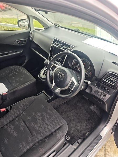 2012 Toyota Ractis, photo 3