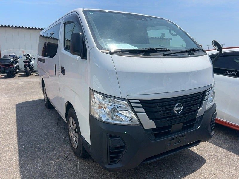 2022 Nissan NV350 CARAVAN