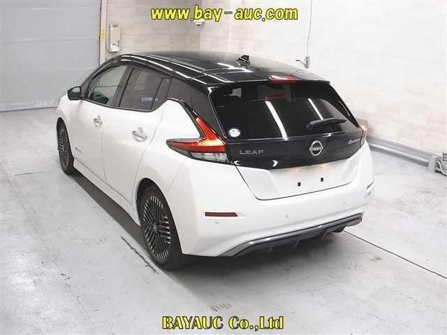 2022 Nissan Leaf 40 KWH, photo 2
