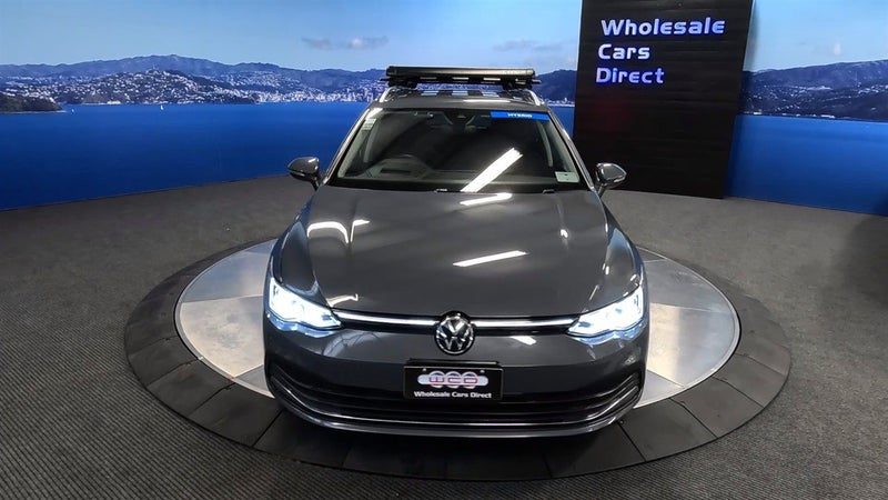 2021 Volkswagen Golf, photo 2