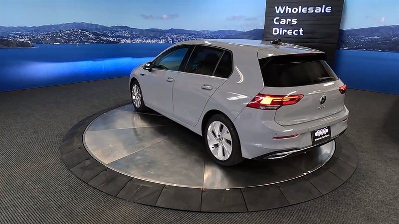 2021 Volkswagen Golf, photo 3