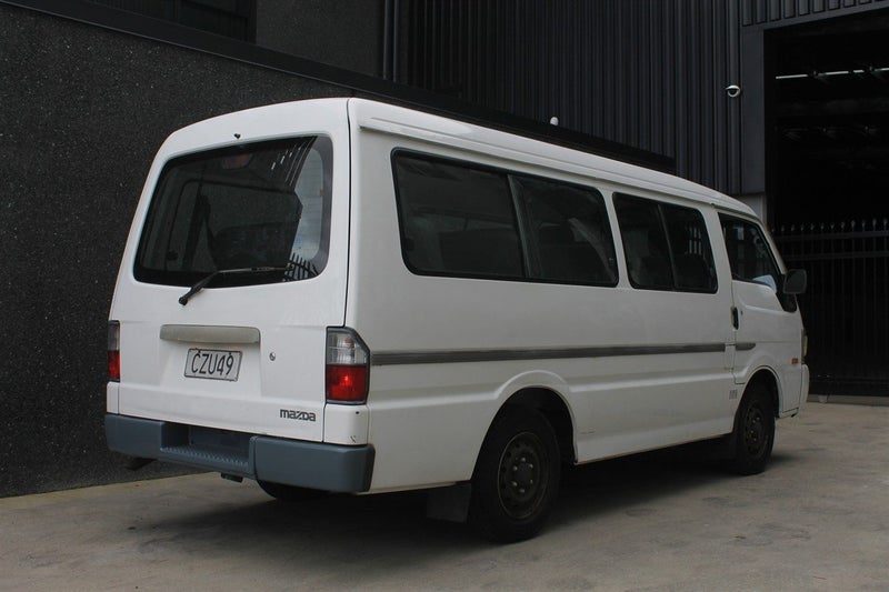 2005 Mazda E2000 10 SEATS NZ NEW VERY LOW KMS, photo 2
