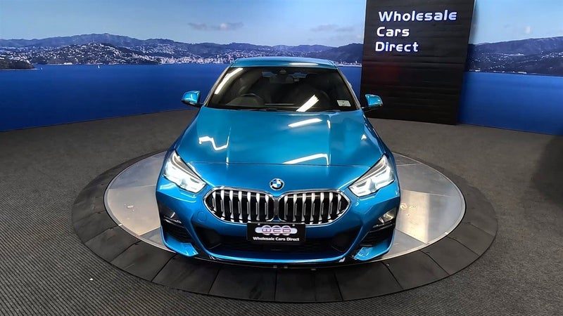 2021 BMW 218i, photo 2