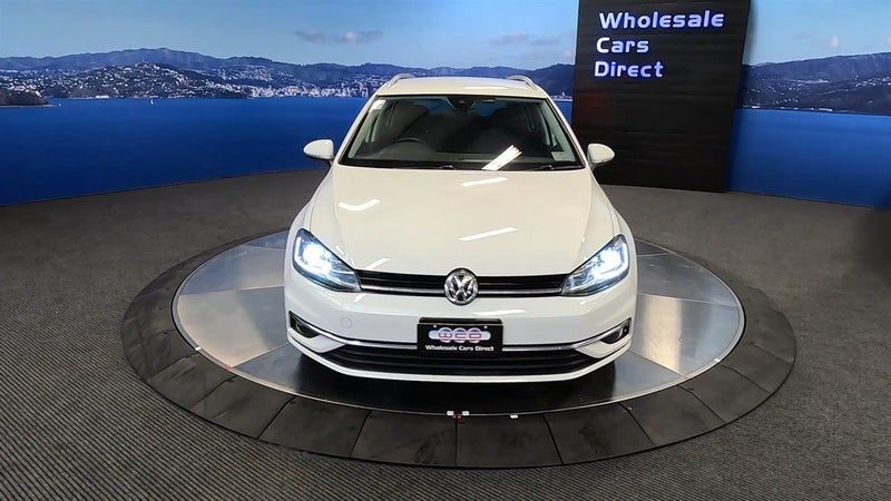 2019 Volkswagen Golf, photo 2
