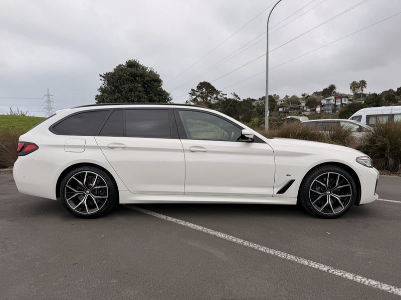 2021 BMW 530i M Sport, photo 2