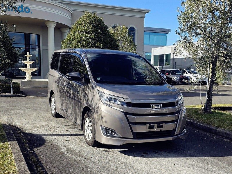 2018 Toyota Noah G Model. Facelift., main photo