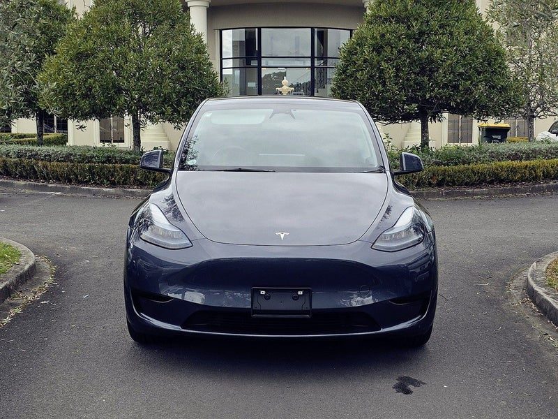 2024 Tesla Model Y Rear Wheel Drive, photo 2