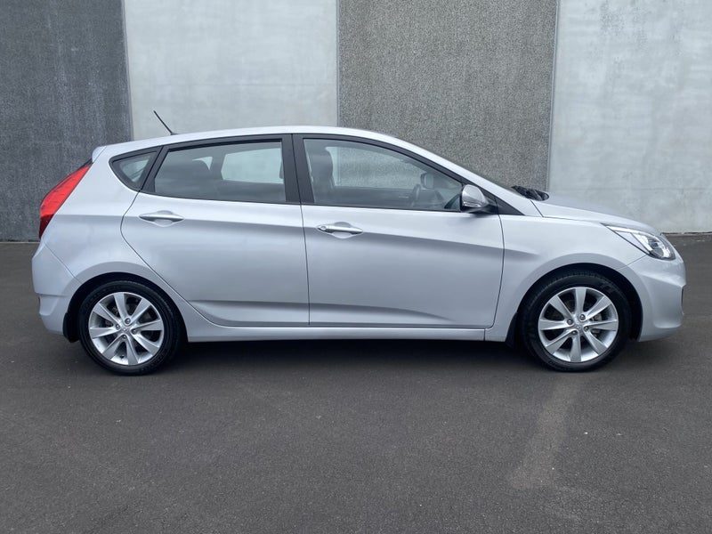 2016 Hyundai Accent 1.6 5d A4, photo 2