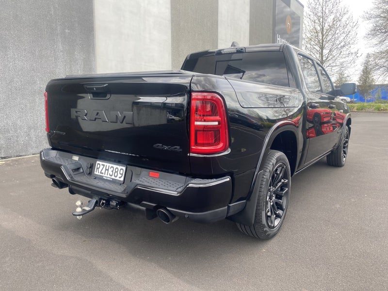 2025 Ram 1500 Limited I6 Rb Night, photo 3
