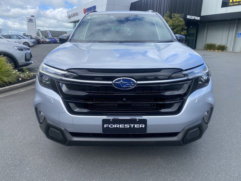 2026 Subaru Forester 2.5 Touring Hybrid, photo 2