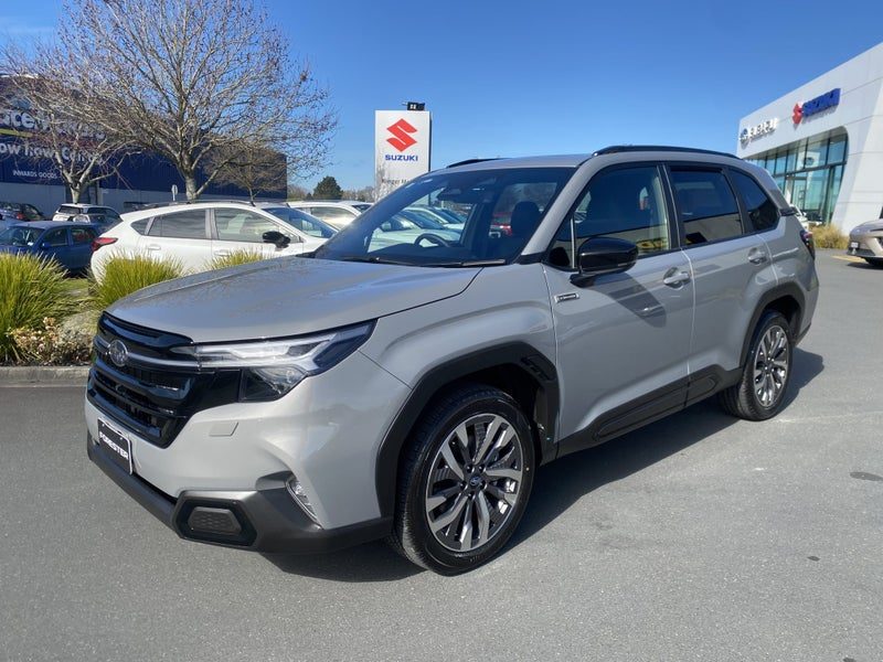 2026 Subaru Forester 2.5 Touring Hybrid AWD CVT, photo 3