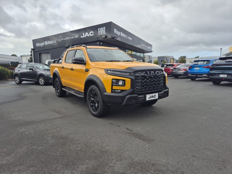 2026 JAC T9 Luxury Black Out Edition