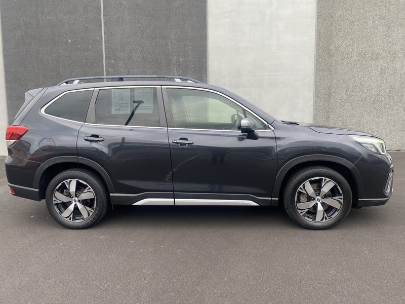 2018 Subaru Forester Premium 2.5p/4wd/cvt, photo 2