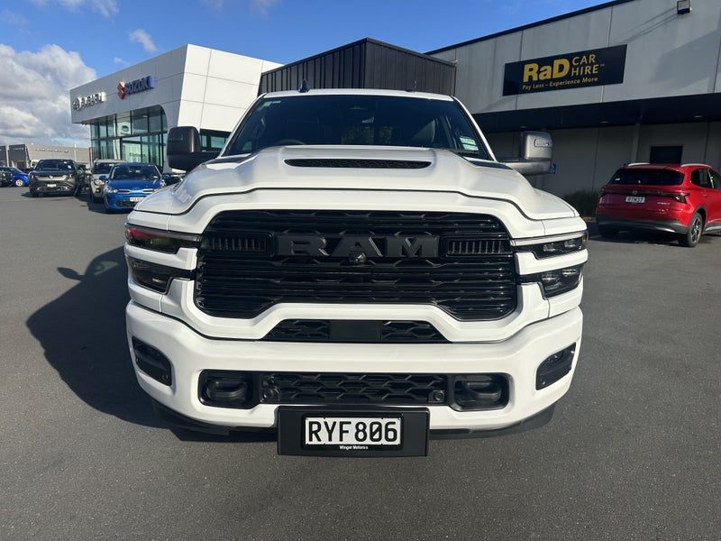 2026 Ram 2500 Laramie C/Cab, photo 2