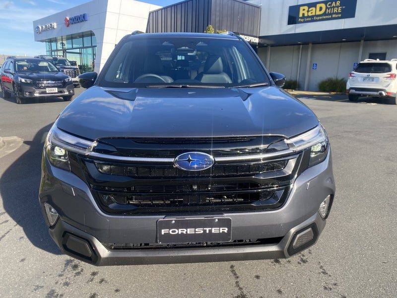 2026 Subaru Forester Touring ICE, photo 2