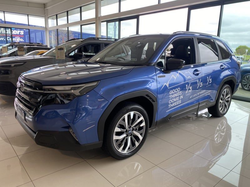 2026 Subaru Forester 2.5 Touring Hybrid AWD CVT, photo 3
