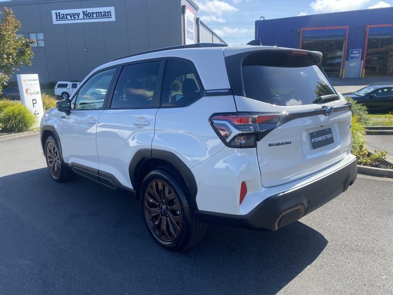 2026 Subaru Forester 2.5 Hybrid Sport CVT, photo 3