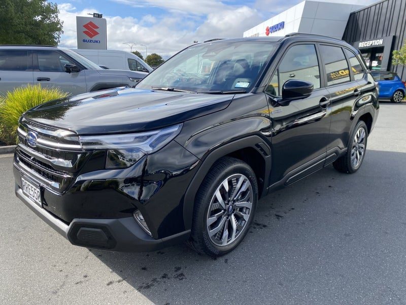 2026 Subaru Forester 2.5 Touring Hybrid AWD CVT, photo 3