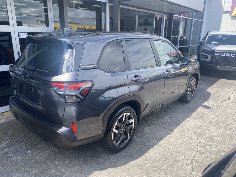 2026 Subaru Forester Touring, photo 3