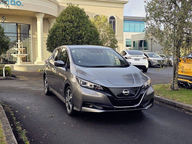 2022 Nissan Leaf X 88% SOH Full English, main photo