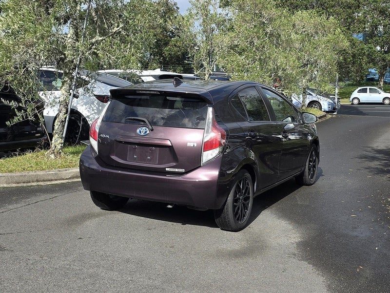 2015 Toyota Aqua Hybrid G Model, photo 3