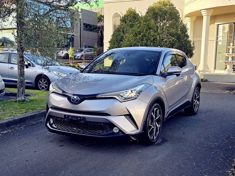 2017 Toyota C-HR G Half leather seat, photo 2
