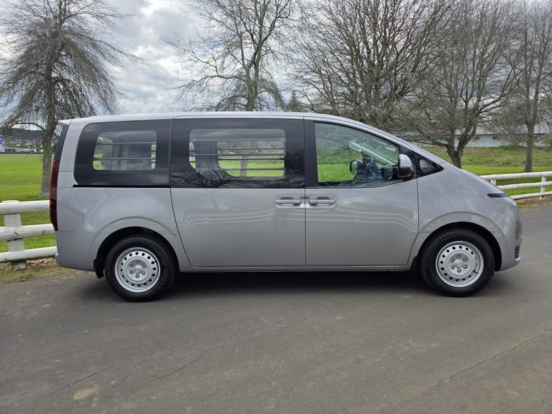 2026 Hyundai Staria 1.6T Load Van Hybrid 2WD Auto, photo 3