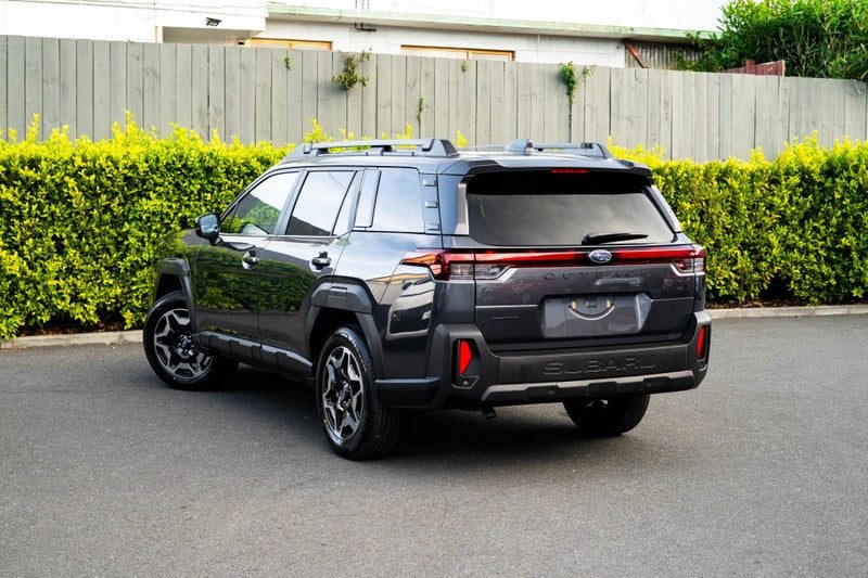 2026 Subaru Outback Touring MY26, photo 3