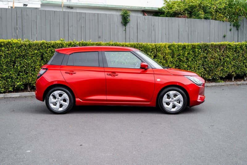 2026 Suzuki Swift GLZ 1.2 Auto Hybrid, photo 2