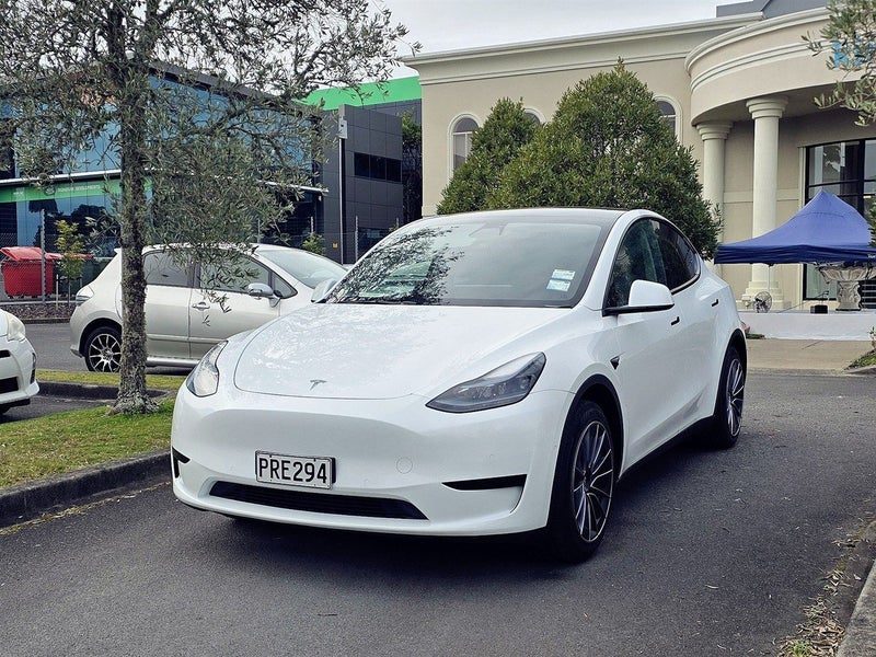 2022 Tesla Model Y Rear Wheel Drive, photo 2