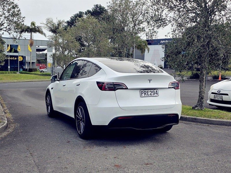 2022 Tesla Model Y Rear Wheel Drive, photo 3