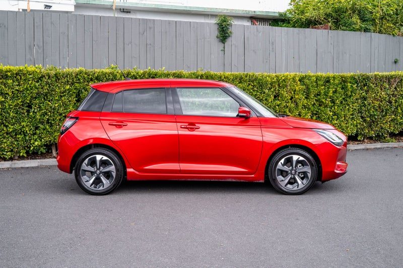 2026 Suzuki Swift RSC 1.2 Hybrid Auto, photo 2