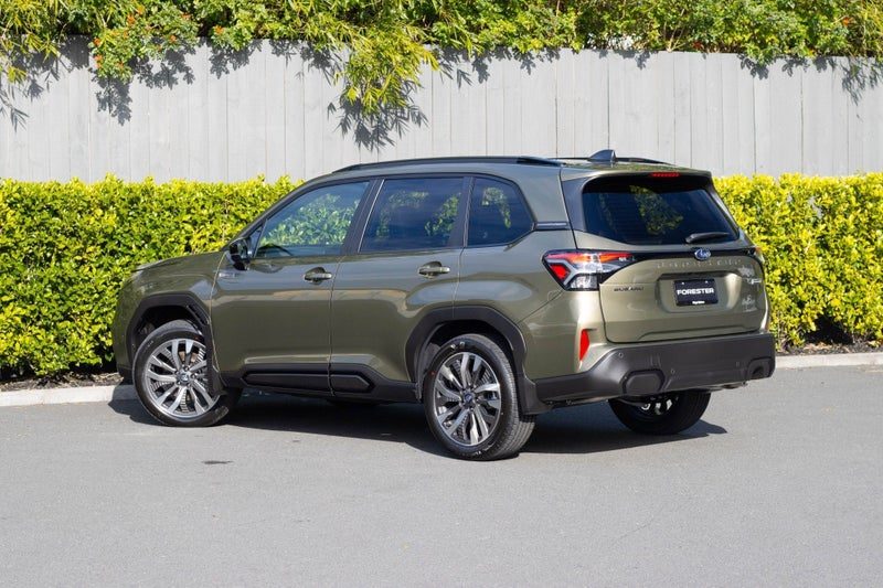 2026 Subaru Forester Touring Hybrid, photo 3