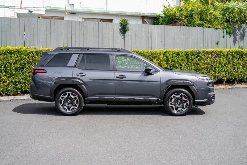 2026 Subaru Outback Touring MY26, photo 2