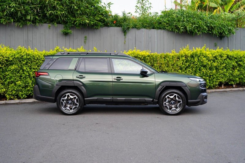 2026 Subaru Outback Touring AWD MY26, photo 2