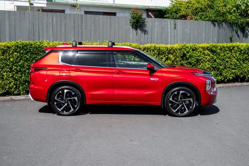 2022 Mitsubishi Outlander Vrx Phev/4wd/at, photo 2