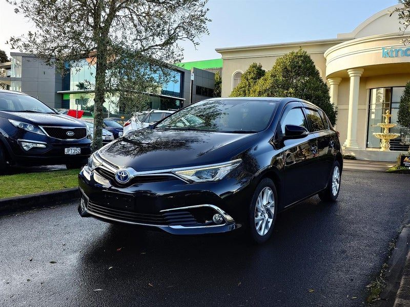 2016 Toyota Auris Corolla Hybrid, photo 2