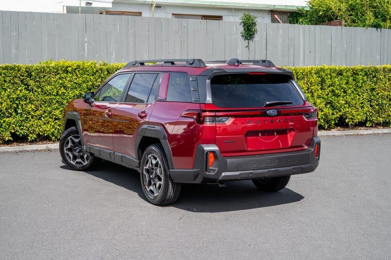 2026 Subaru Outback Touring MY26, photo 3