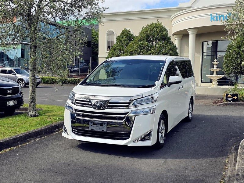 2019 Toyota Vellfire 8 Seater, photo 3