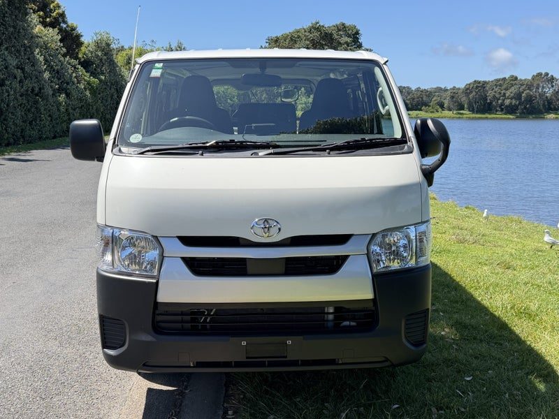 2022 Toyota Hiace DX LWB, photo 2