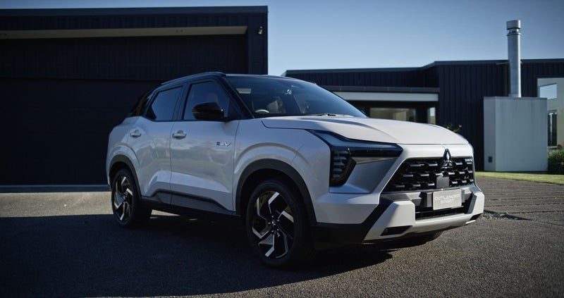 2026 Mitsubishi Outlander Sport HEV XLS, photo 2