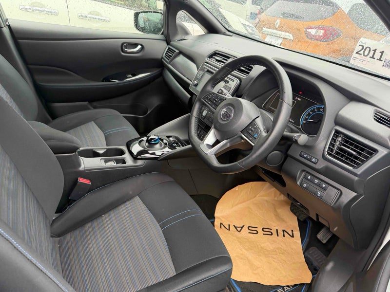 2019 Nissan Leaf SV, photo 3