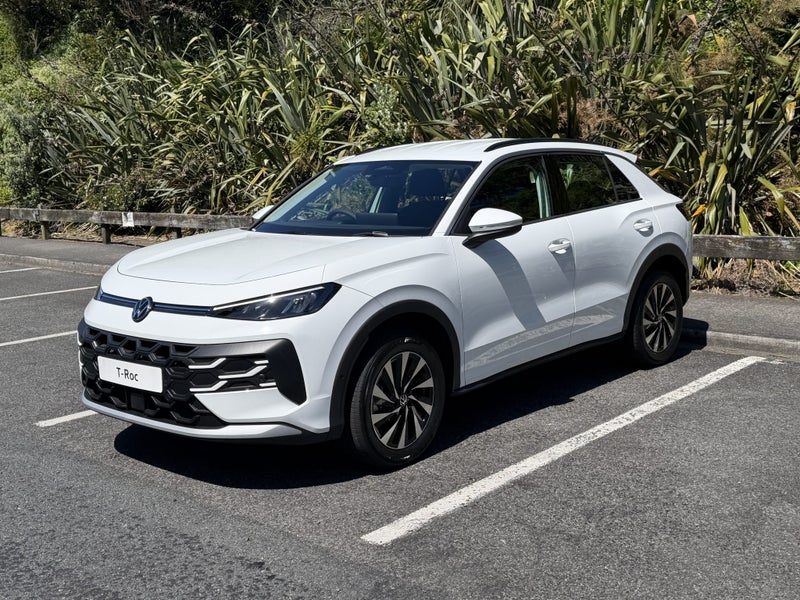 2026 Volkswagen T-Roc Life, photo 3