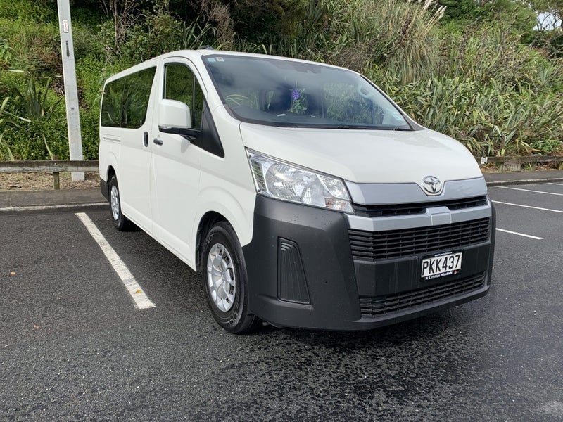 2022 Toyota Hiace ZR GVN 2.8DT/6MT