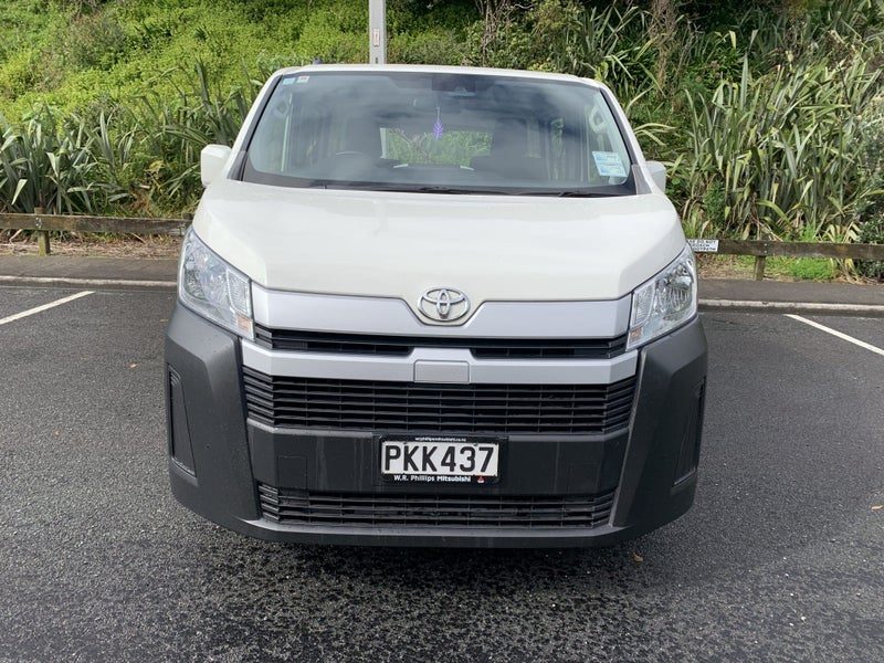 2022 Toyota Hiace ZR GVN 2.8DT/6MT, photo 2