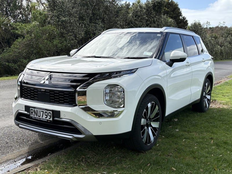 2026 Mitsubishi Outlander XLS 2.5P/CVT, photo 3