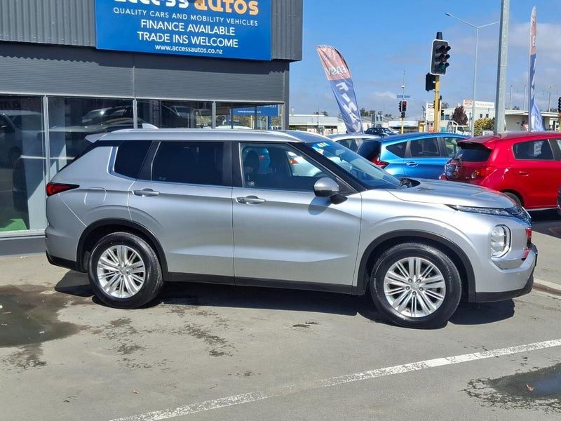 2022 Mitsubishi Outlander LS 2.5P/4WD/CVT, photo 2