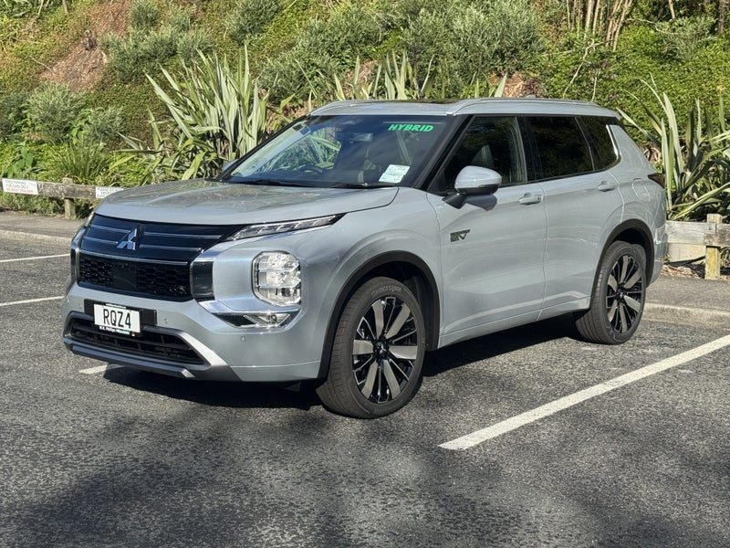 2026 Mitsubishi Outlander PHEV VRX 4WD, photo 3