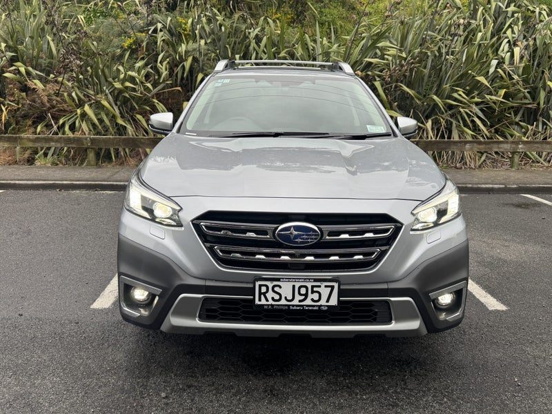 2026 Subaru Outback Touring SLT 2.5P 4WD, photo 2
