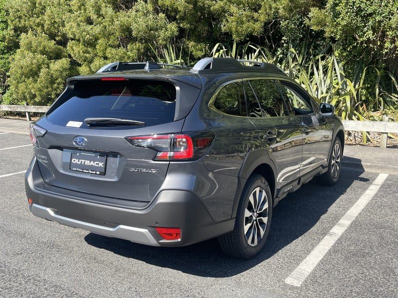 2026 Subaru Outback Touring 2.5P AWD, photo 3